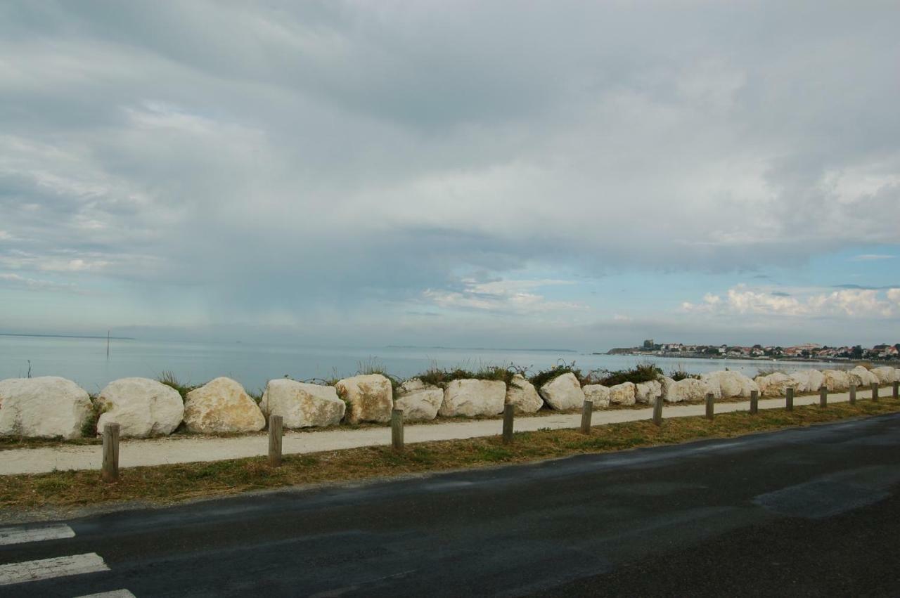 La Salamandre Fouras Buitenkant foto